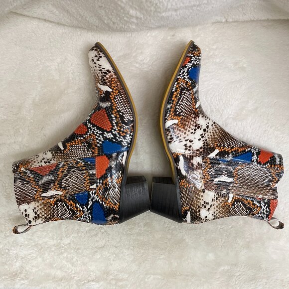 Chase & Chole Lolo Women's Wester Ankle Boots, 2" heel, Snakeskin Design Size 11 - Picture 2 of 11